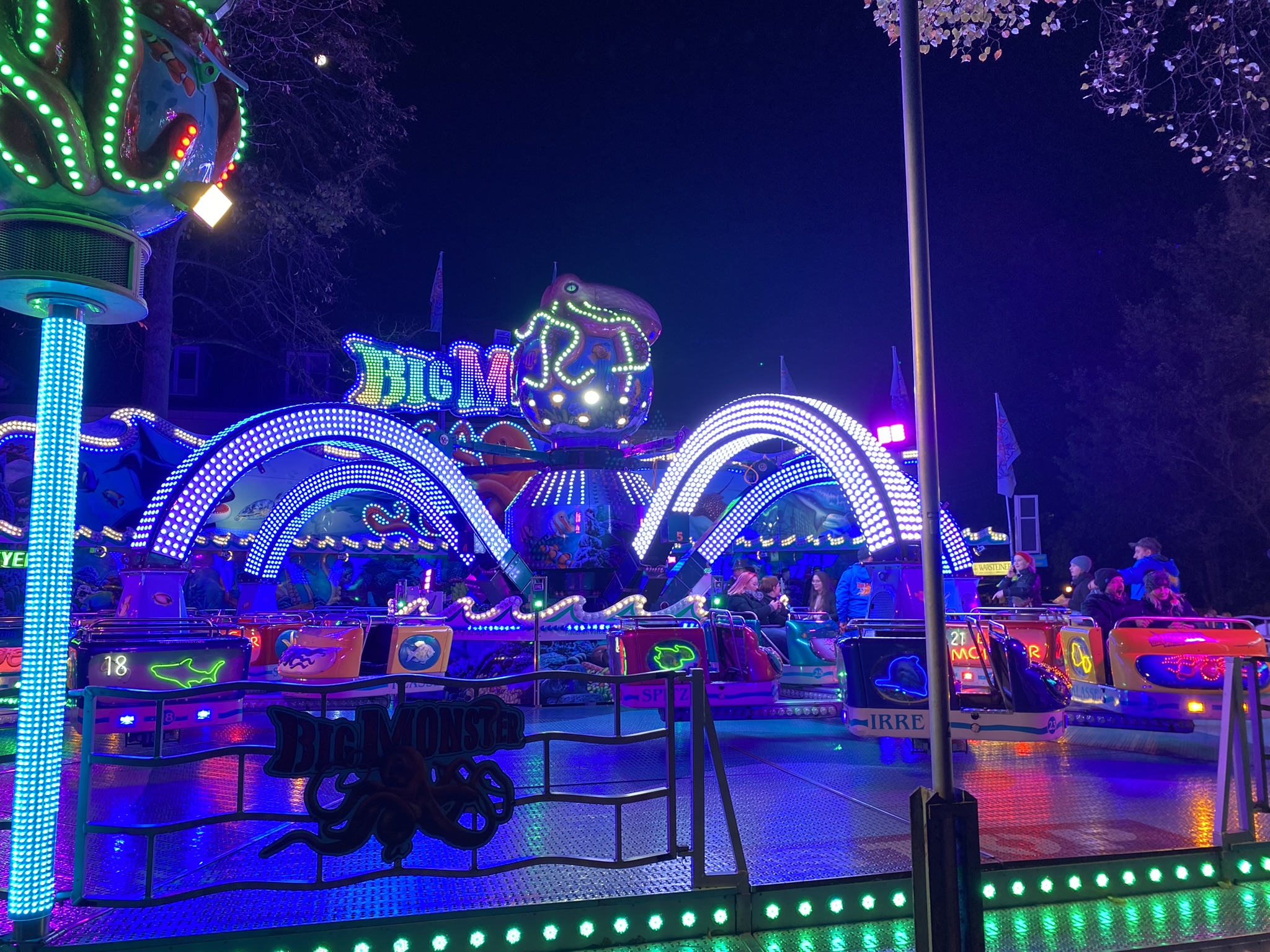 Rheinkirmes D sseldorf 2025 Informationen Fahrgesch fte Kirmes 